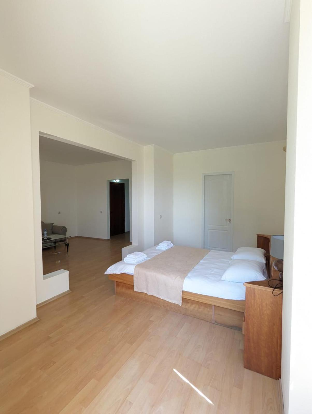 Hotel Tsiskari Ianet'i Exteriör bild
