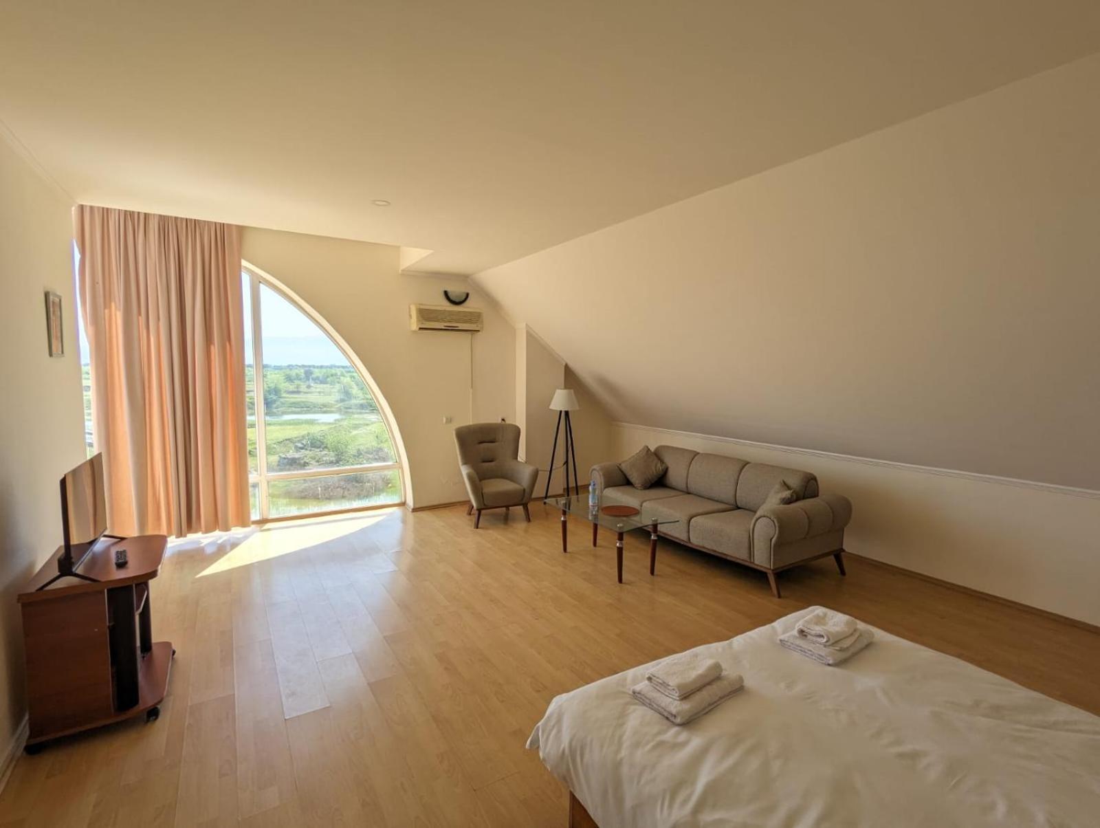 Hotel Tsiskari Ianet'i Exteriör bild